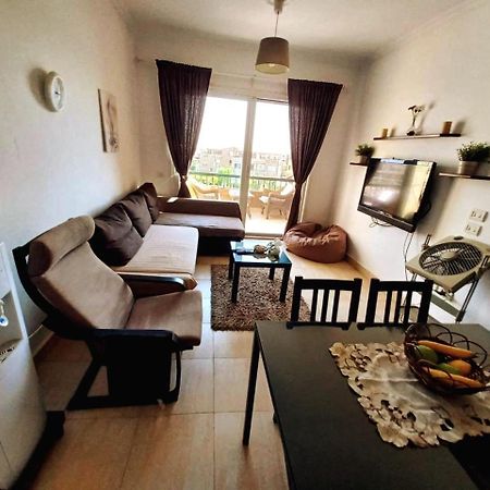 Chalet Marina Wadi Degla Families Only Pool View 2Nd Floor 6 Adults Ain Suchna Exterior foto