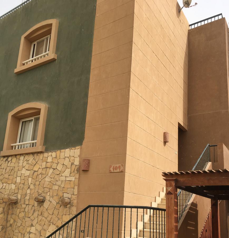 Chalet Marina Wadi Degla Families Only Pool View 2Nd Floor 6 Adults Ain Suchna Exterior foto